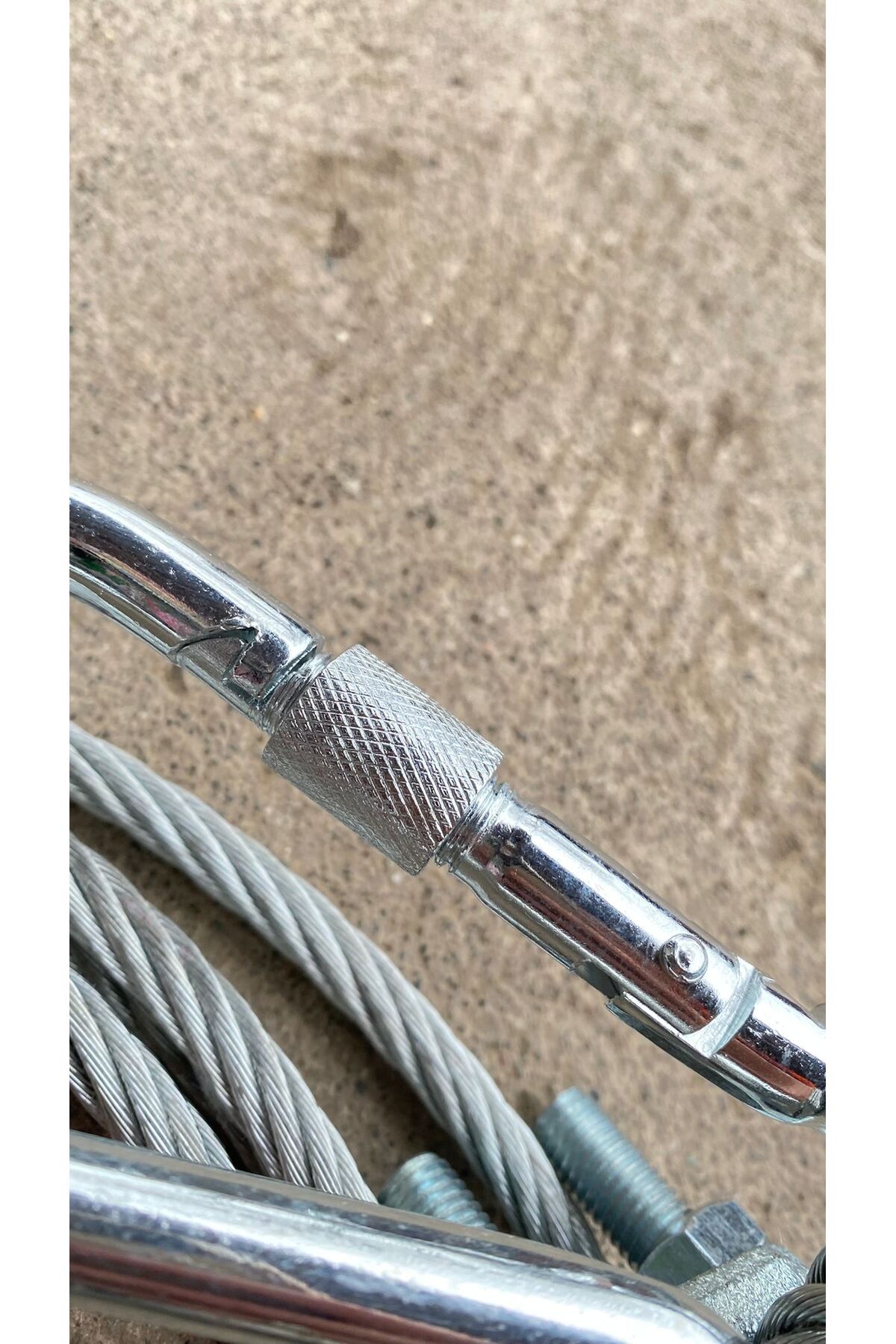 Araçta zorunlu bulunması gereken çeki halatı 6 tona kadar dayanıklı 6 mm 4 metre halat 4
