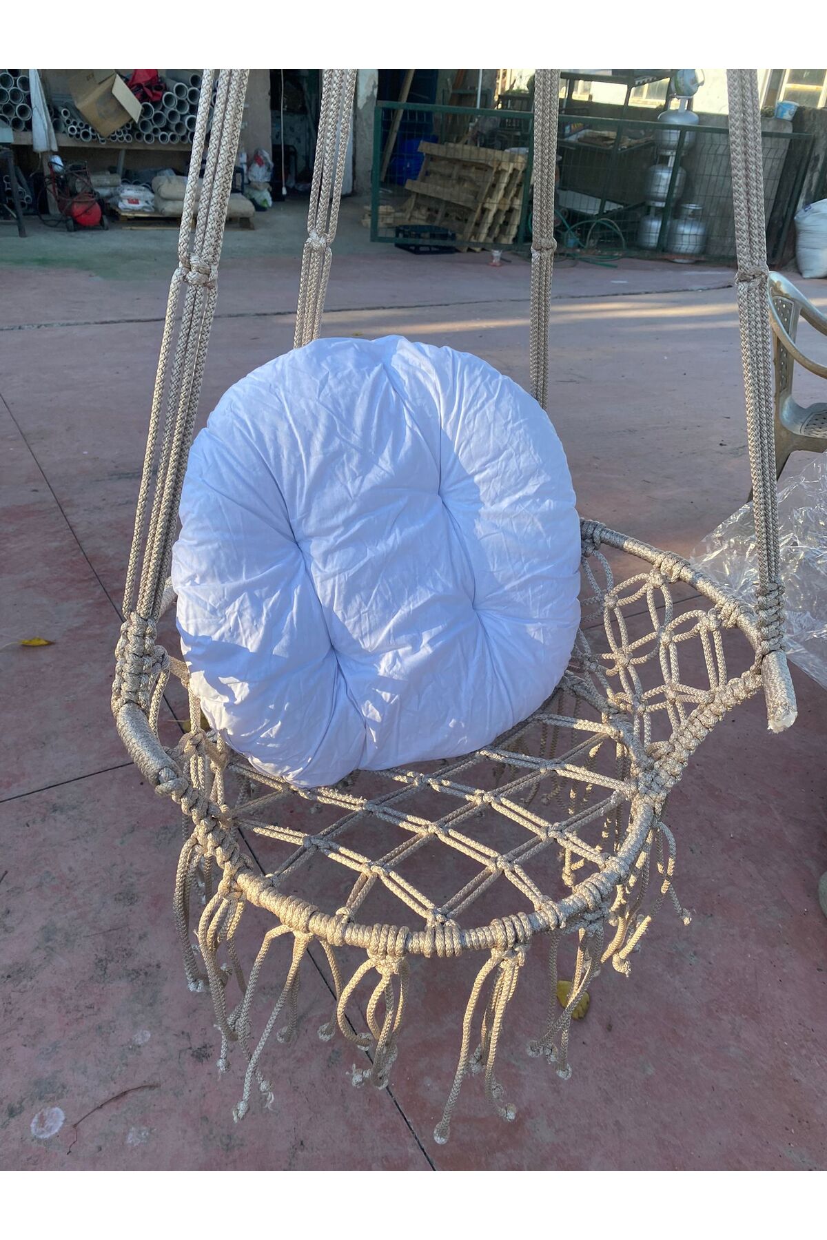 Balkon Hamak Salıncak 60 cm çaplı arkalıklı hamak salıncak kurulum için tüm parçalar gönderilir. 1