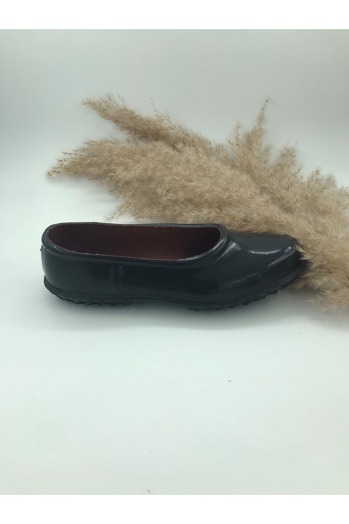 Kadın Kara Lastik Ayakkabı 2