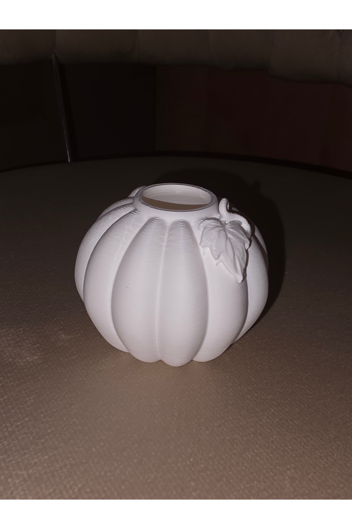 Kelebek Detaylı Dekoratif Balkabağı Vazo – 3D Baskı PLA Beyaz Mini Çiçeklik, Modern Ev ve Masaüstü Dekorasyonu 2