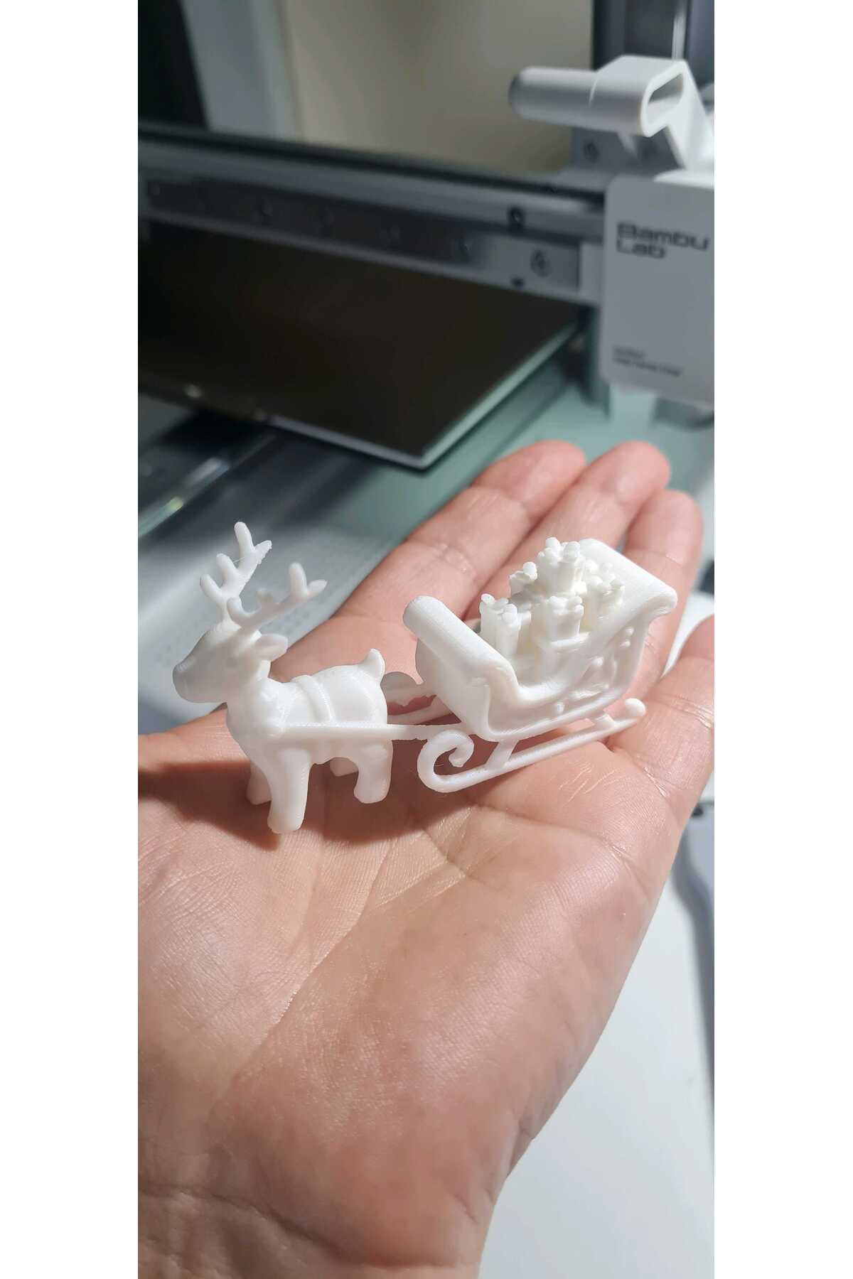 Ren Geyiği ve Kızak Figürlü Dekoratif Yılbaşı Biblosu – 3D PLA BASKI DAYANIKLI MALZEME 3